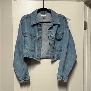 Cropped Light wash jean jacket